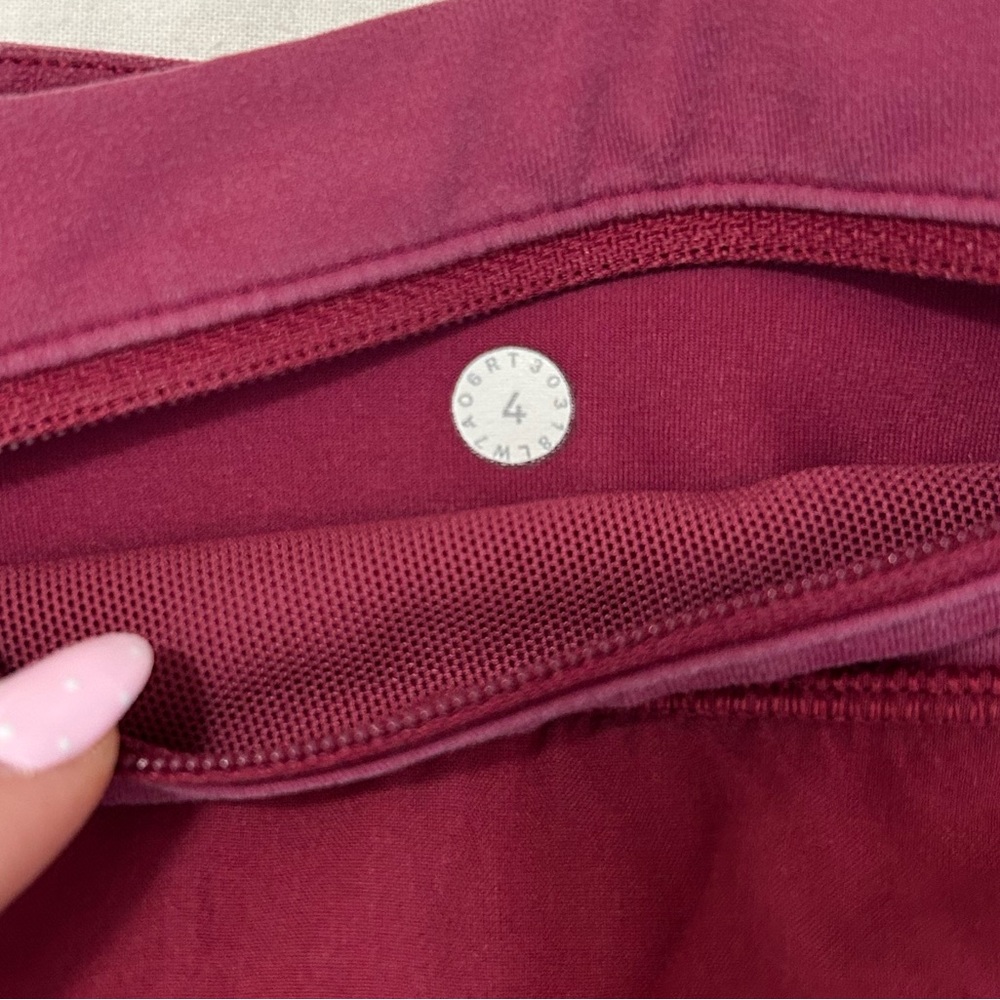 LuluLemon Speed Up Low-Rise Lined Short 2.5" - Picture 5 of 5